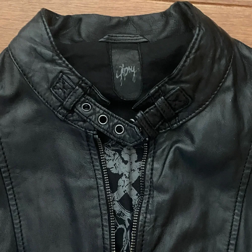 Mauritius Black Leather Moto Jacket Fitted Zip Biker EUC Size M - Picture 5 of 16